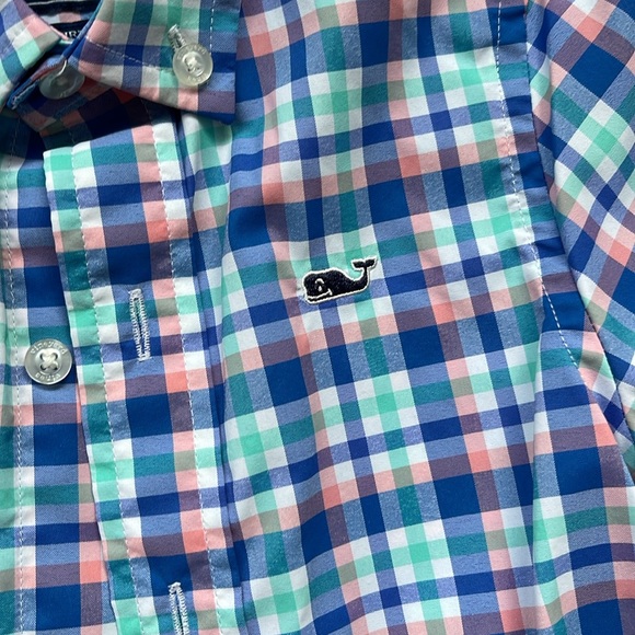 EUC Vineyard Vines long-sleeved button down - Picture 3 of 3